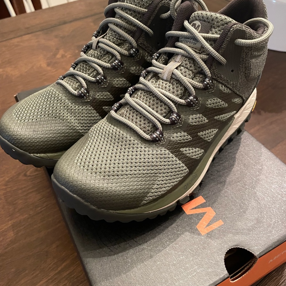 Merrell Antora 2 MID Size 6W Waterproof NWOT